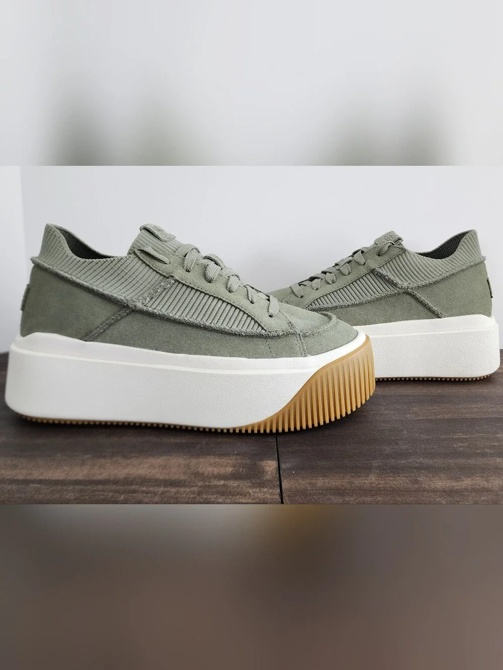 UGG EZ-Duzzit Lace Platform Sneakers Shaded Clover Women’s 7.5 NIB